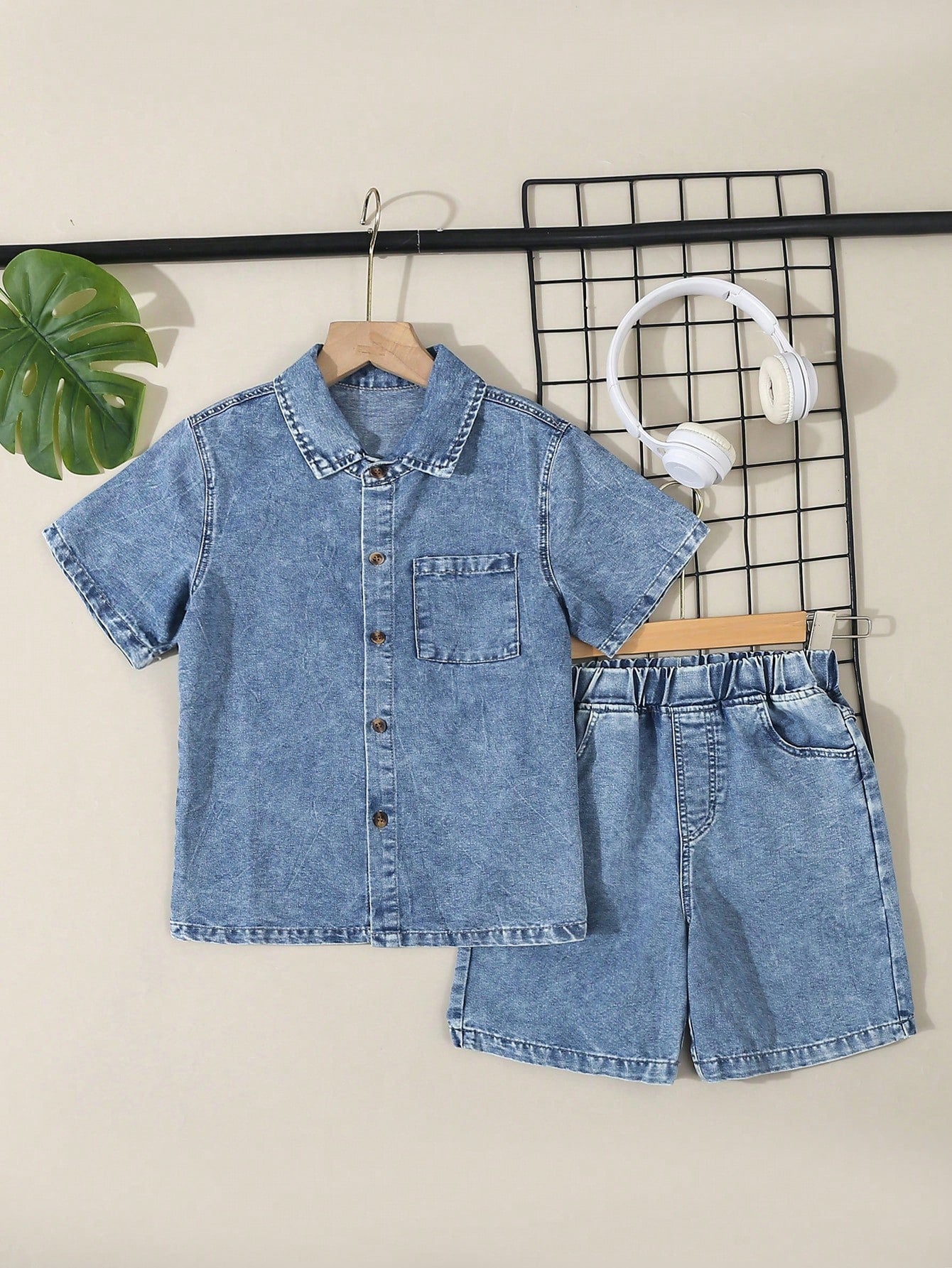 Tween Boy Solid Color Denim Short Sleeve Shirt With Turn-Down Collar And Button Front, And Shorts With Pockets, Casual Comfortable Simple Denim Outfits