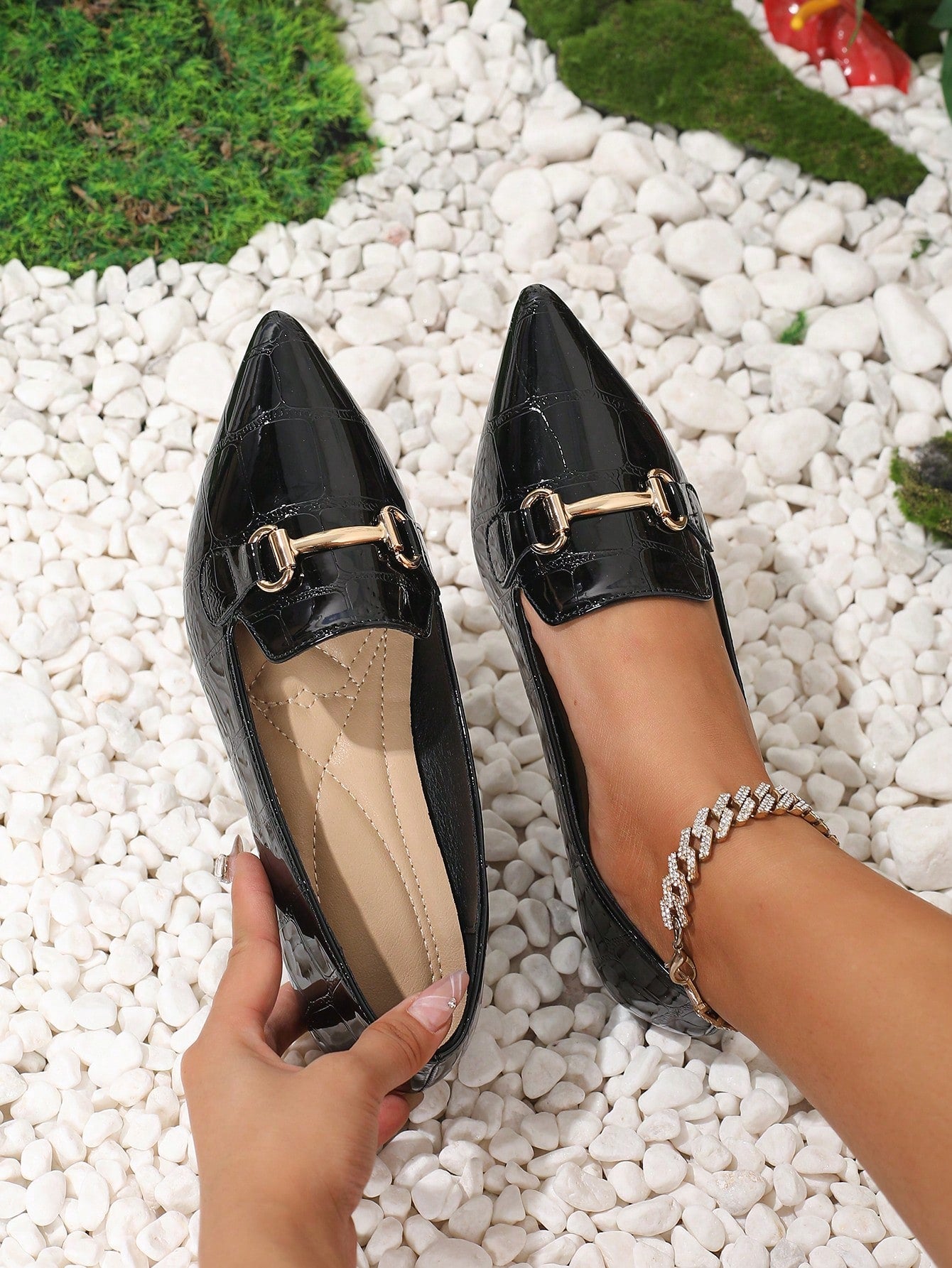 Fashionable Flat Backless Loafers With Pointed Toe & Diamond Decoration For Women