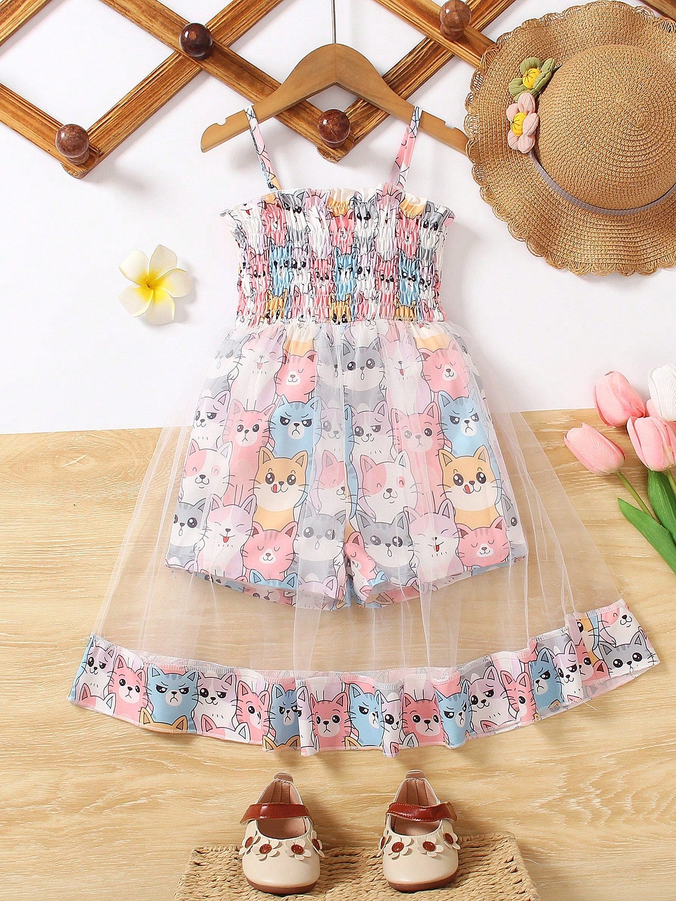 Young Girl New Arrival Sweet And Elegant Style Dress With Spaghetti Straps, Ruched Detailing, Mesh And Ditsy Floral Patchwork For Summer