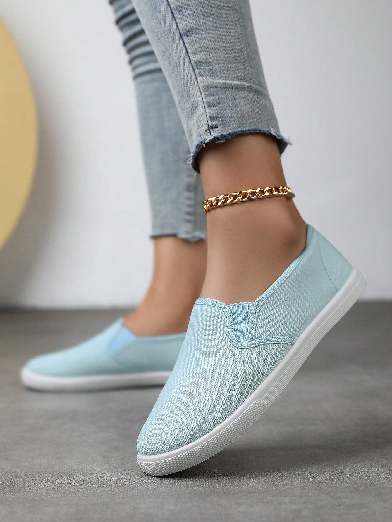 Unisex Solid Color Canvas Shoes, Low-Cut Round Toe Sneakers, Women's Flat Shoes, Casual Sports Outdoor Shoes, Work Shoes