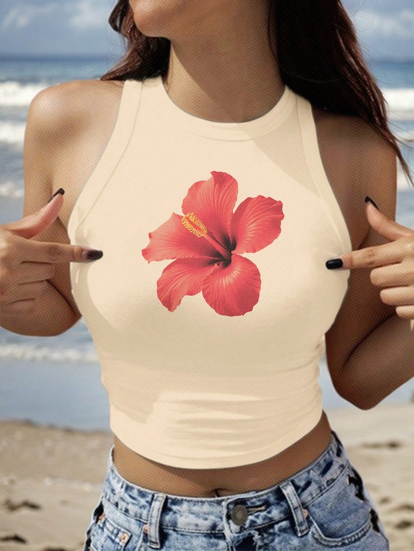 Casual And Simple Flower Print White Round-Neck Tight Top For Women, Perfect For Summer