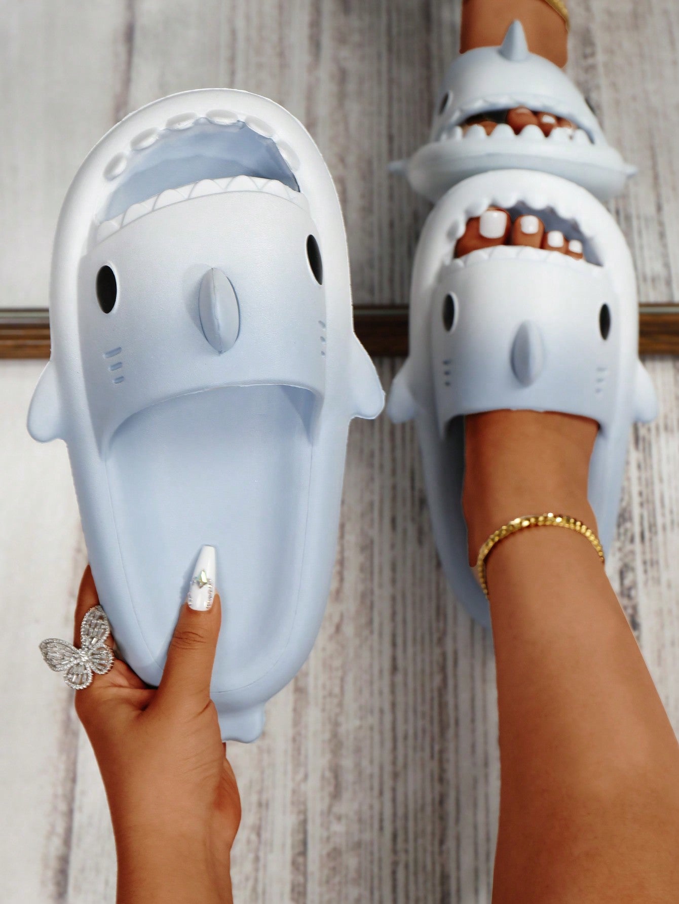 Fashionable Slides For Women, Ombre Pattern Cartoon Shark Design Single Band Indoor Slippers