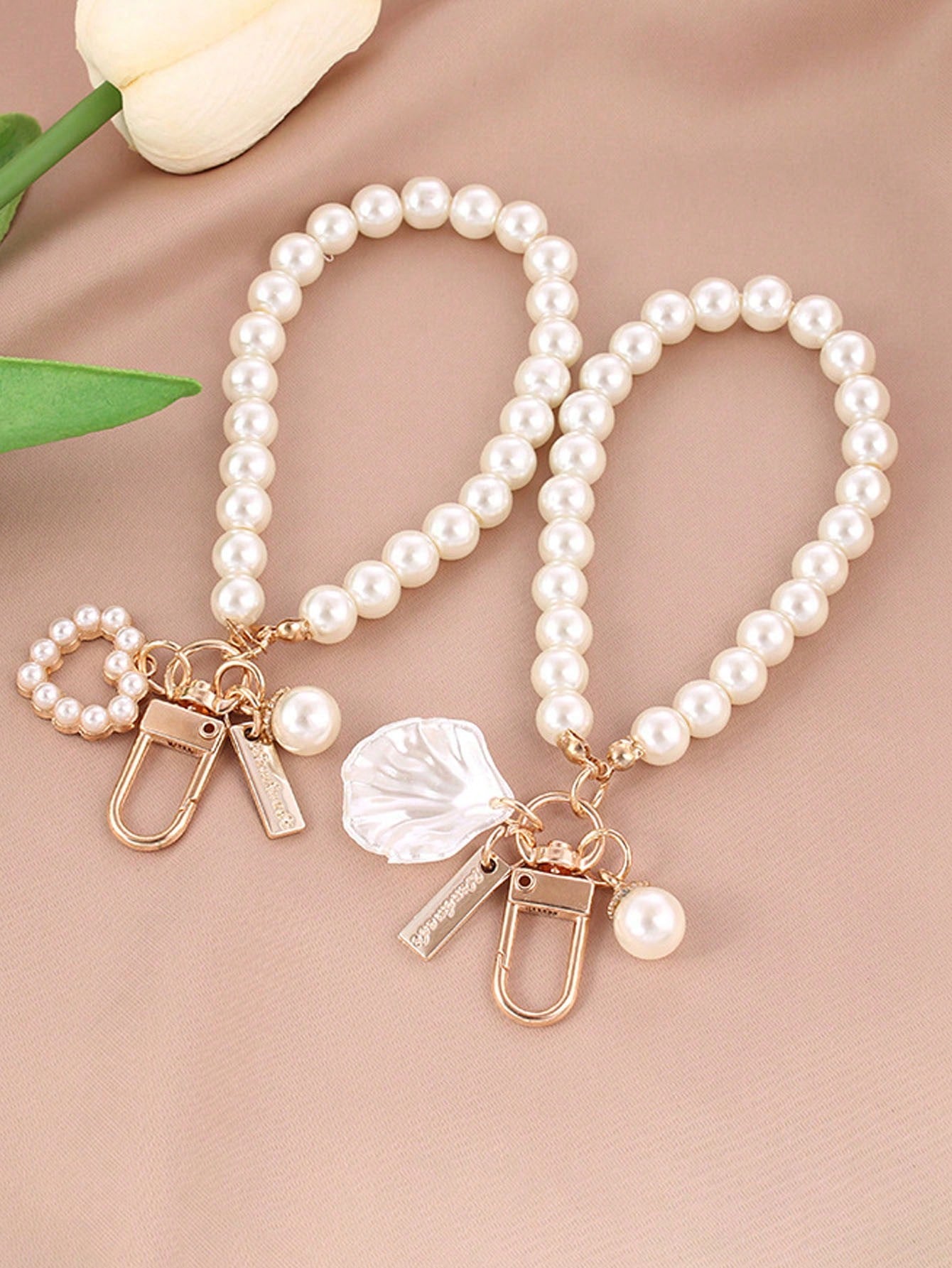 1pc Adorable Pearl Wrist Strap - Stylish Accessory For Mobile Phones, Wallets, Earplug Boxes, Backpacks With Cute Shell Heart-Shaped Design, Keychain, Pendant, Earplug Box Cover