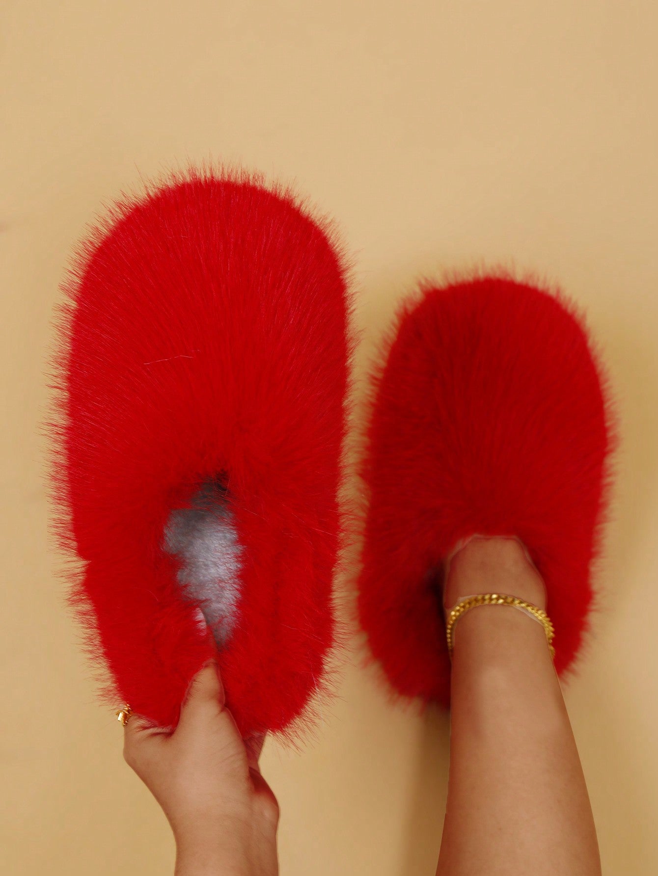 Women's Fluffy Slippers With Warm Fleece For Indoor Silent Anti-Skid Home Shoes. Large Size Slippers, Stylish Half-Pack Slippers For Outside Wear In Spring