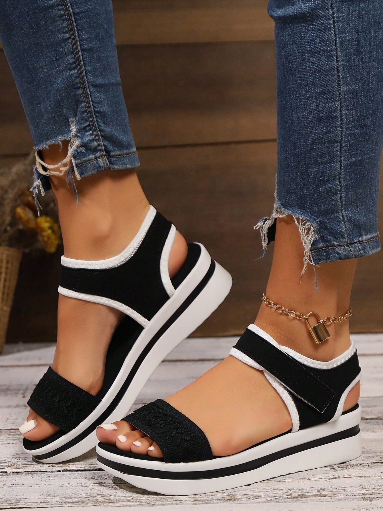 Summer New Style Plus Size Cross-Belt Buckle Round Toe Casual And Versatile Comfortable Beach Sandals With Hook And Loop, Lightweight Mesh Breathable Color-Blocked Back Pull Women's Wedge Heel Platform Sandals