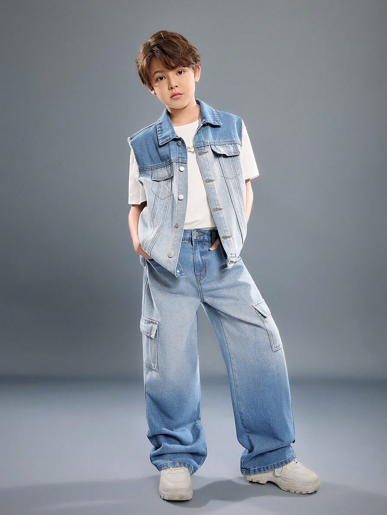 Tween Boys' 2pcs/Set Stylish Casual Gradient Blue Sleeveless Denim Jacket Vest And Cargo Pocket Wide Legs Jeans Set,For Spring/Summer Outfits