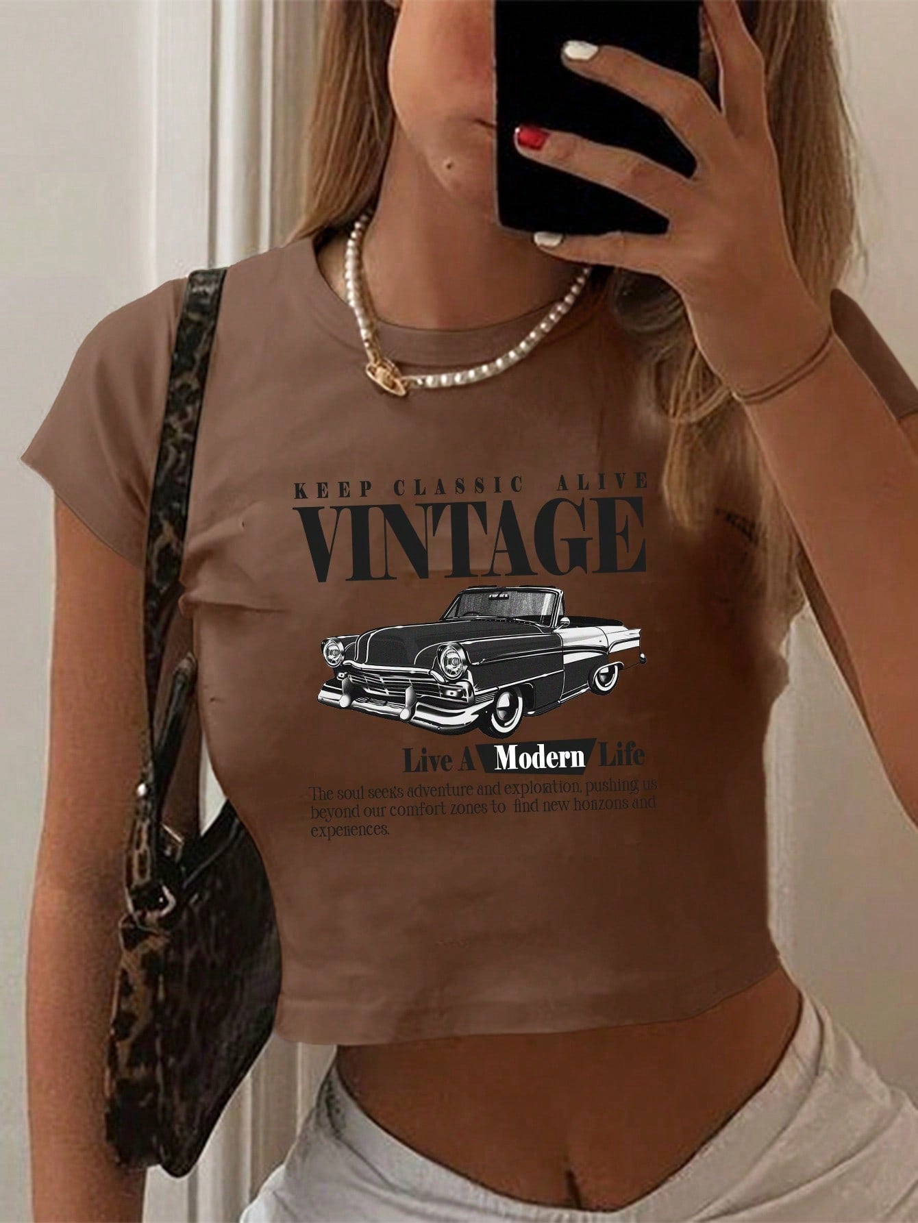 Casual And Simple White Round Neck Short Sleeve Tight Women's T-Shirt With Car Print, Suitable For Summer