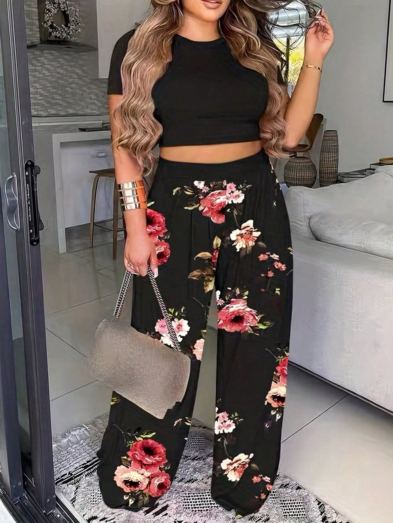 Plus Solid Crop Tee & Floral Print Wide Leg Pants