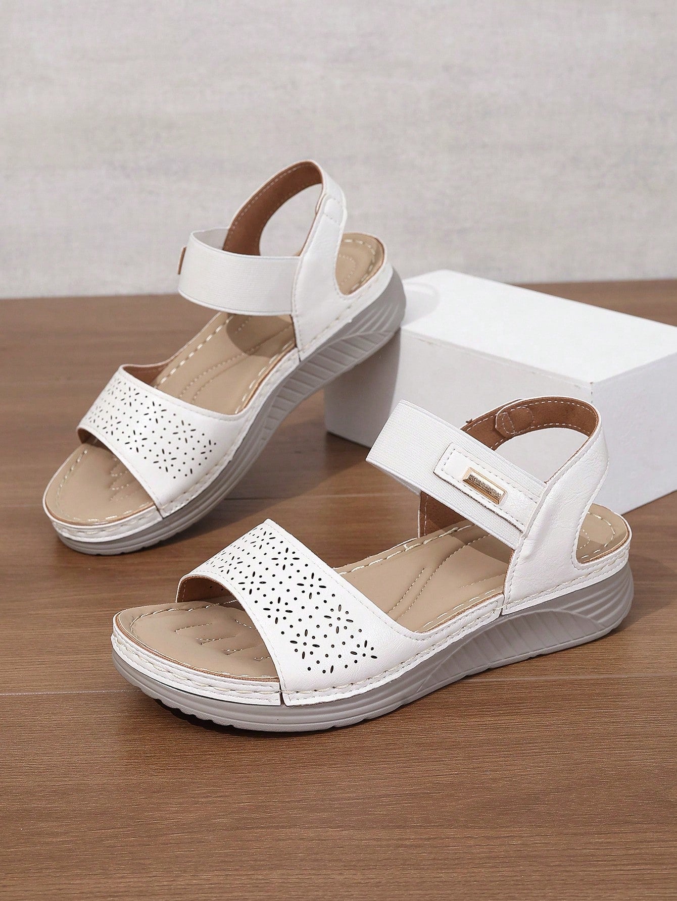 2023 New Arrival Stylish Vintage Elastic Band Women's Sandals With Stitch Detail, Lightweight Wedge Heel Soft Bottomed Women's Sandals