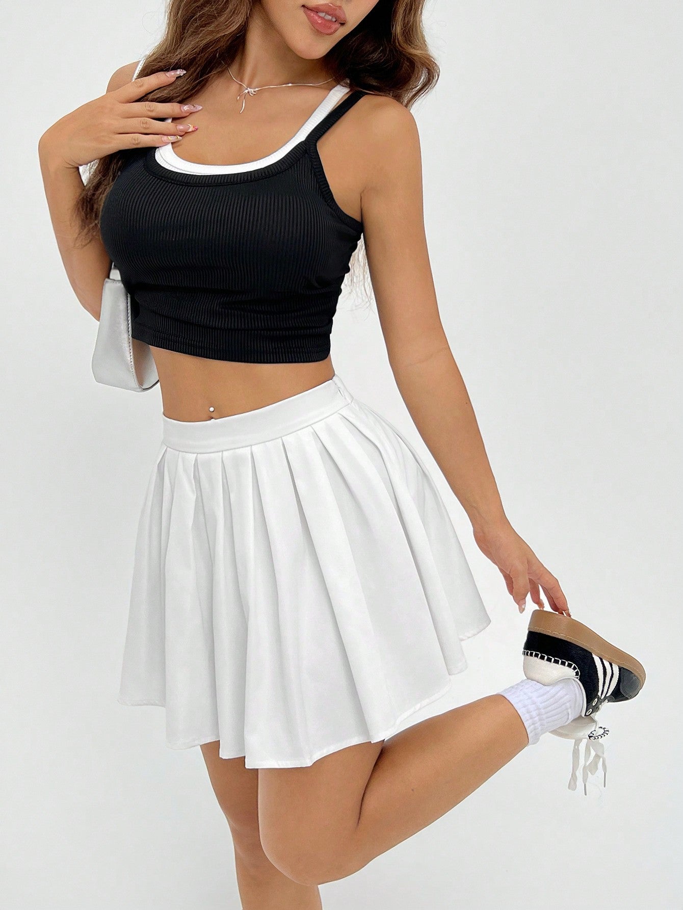 College Style Solid Color Side Zipper Casual White Pleated Skirt