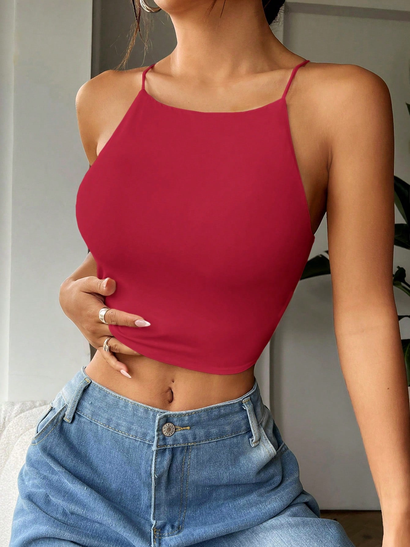 Women's Solid Color Slim Fit Crop Top With Halter Neckline