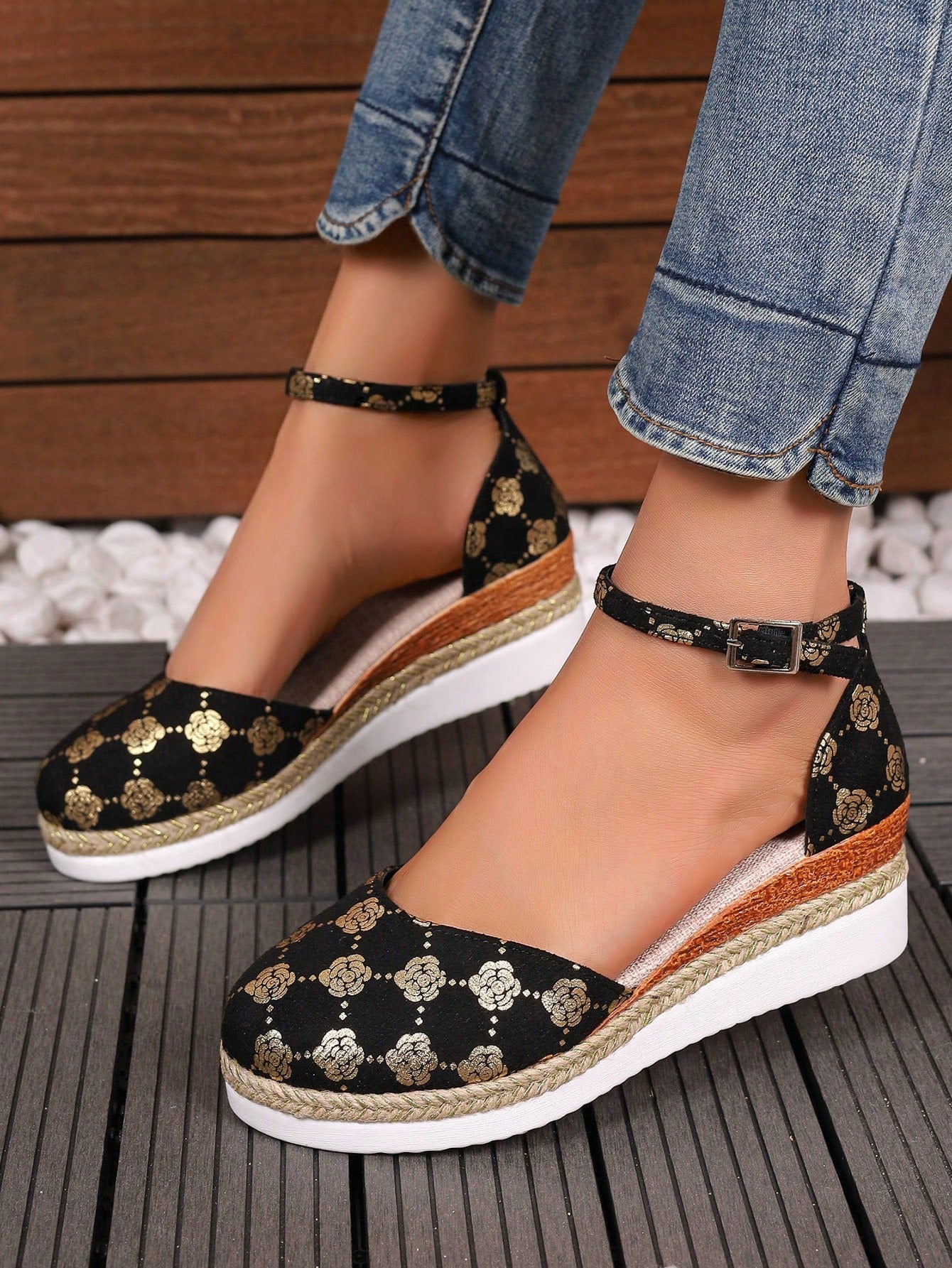 Women's Plus Size European And American Style Fisherman Shoes, Spring/Autumn 2024 New Arrival Weave Rope Straw Shoes With Buckle Strap, Closed Toe Wedges, And Hollow Out Design