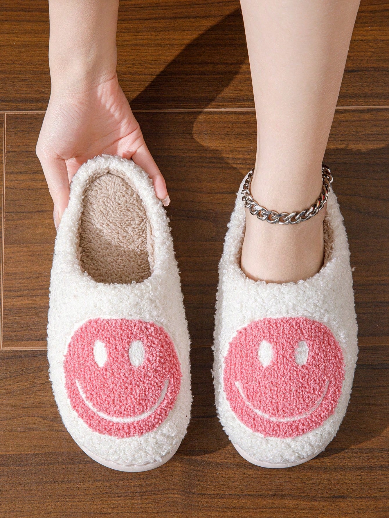 Women Korean Style Cute Cartoon Face Fabric Slippers With Thick And Wear-Resistant Soles For Warm And Cozy Home Winter Wear, Couples" Slippers