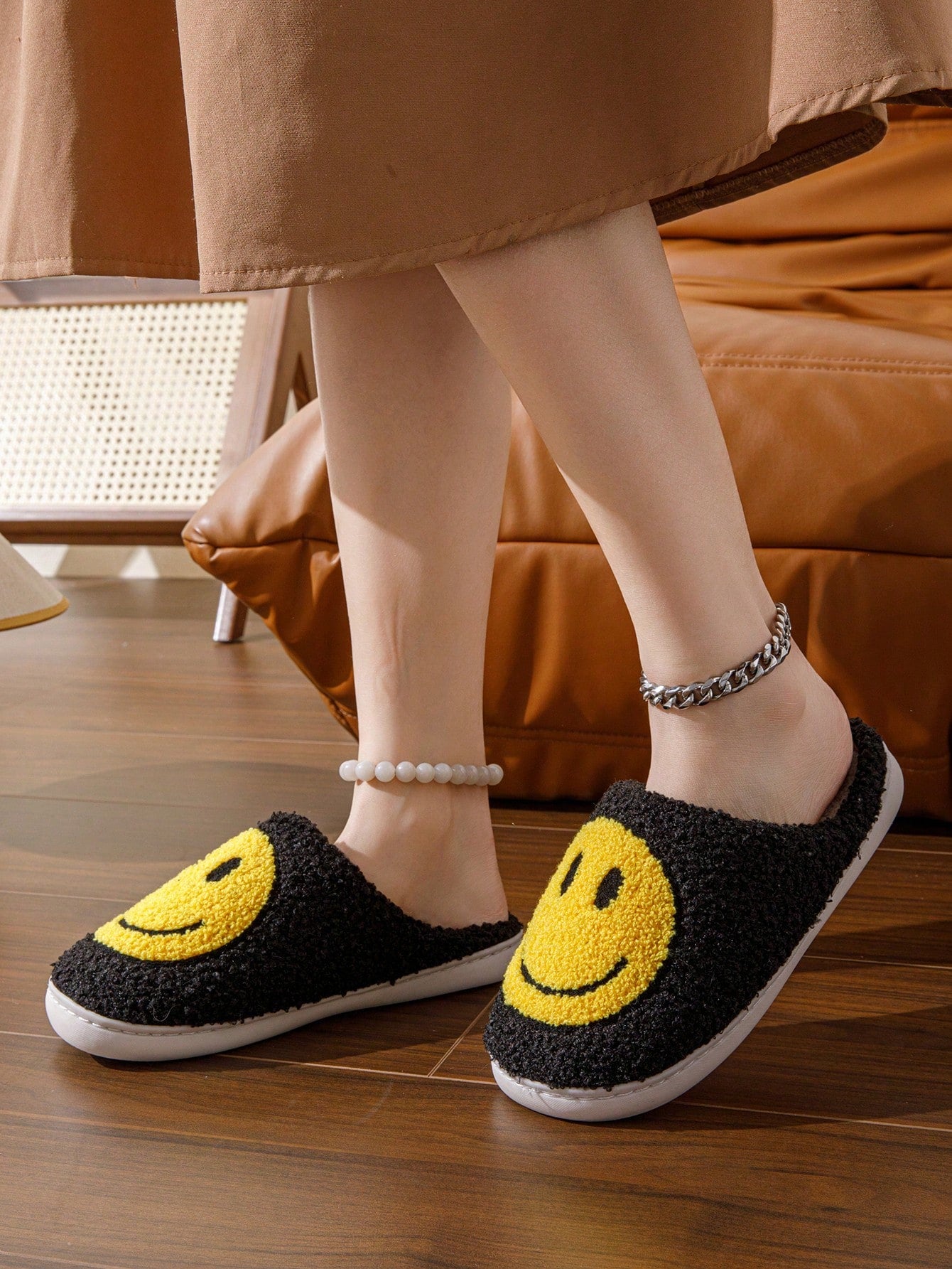 Women Korean Style Cute Cartoon Face Fabric Slippers With Thick And Wear-Resistant Soles For Warm And Cozy Home Winter Wear, Couples" Slippers