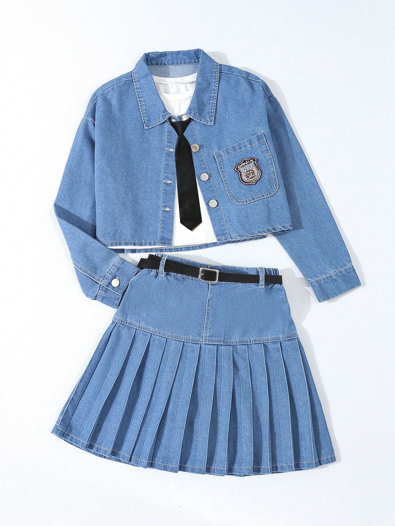 TWEEN GIRL Casual Chic Street Style Lovely Commuter College Style Pink Denim Jacket With Badge Detailing And Patch Front & Elastic Waist Pleated Denim Skirt Set, A Must-Have Fashionable And Versatile Outfit For All Seasons