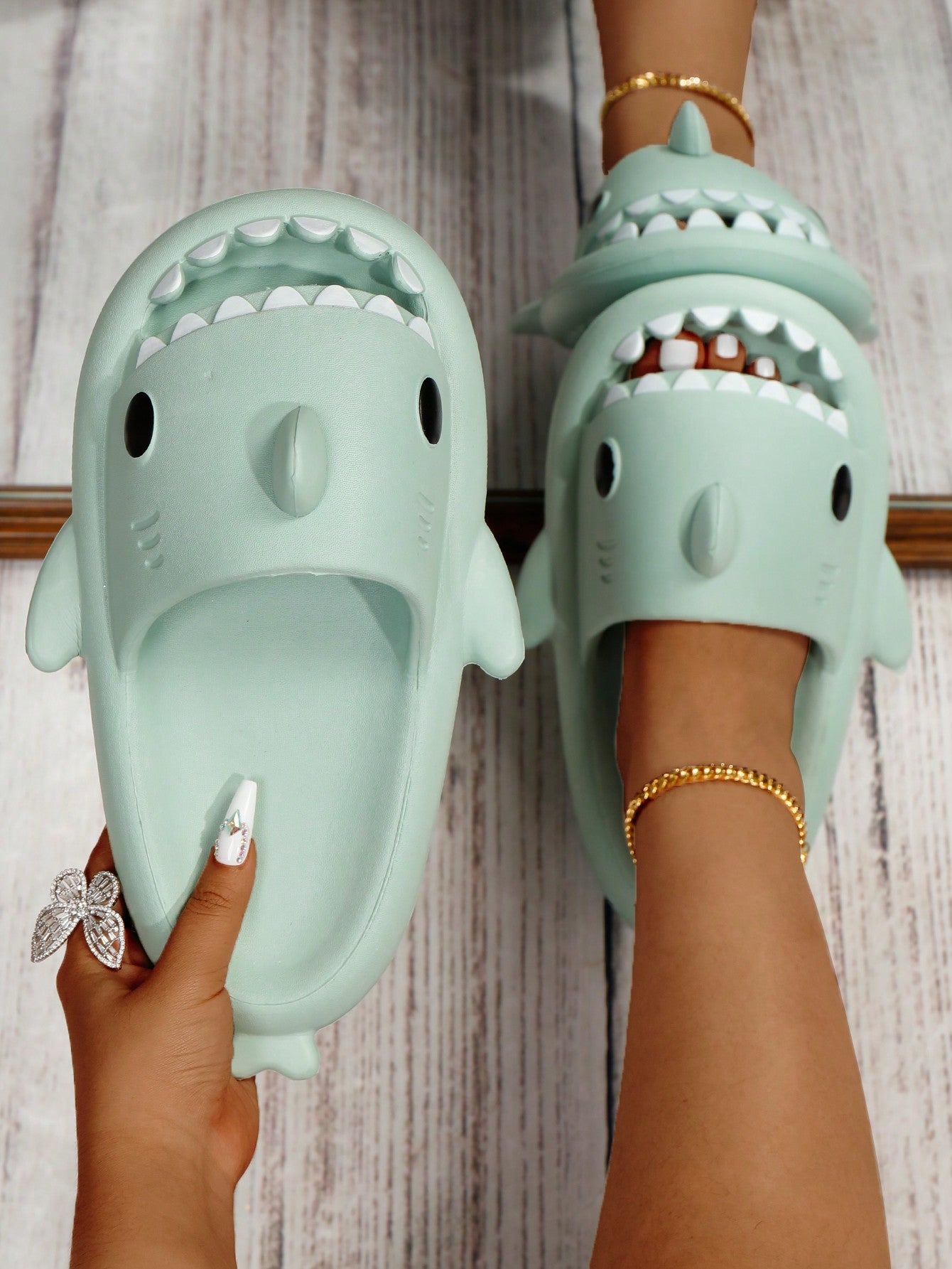 New Fun Shark Thick-Soled Beach Slippers Women's Flat Slippers