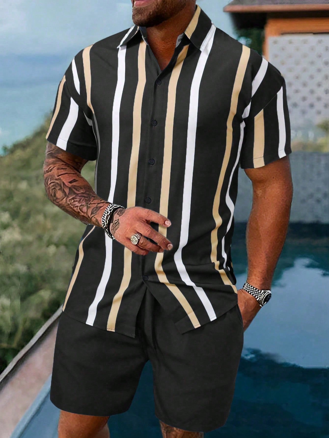 Men Two-Piece Set Of Striped Printed Short-Sleeve Shirt And Solid Color Shorts, Suitable For Summer