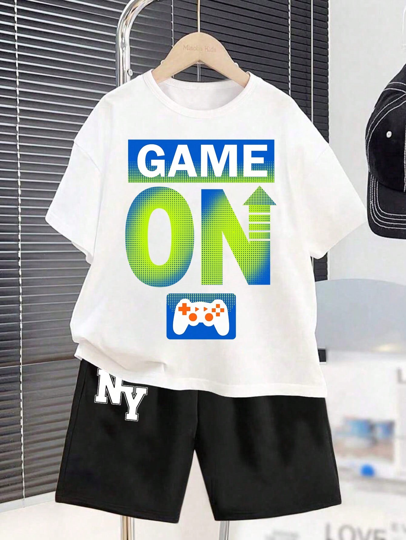 Tween Boys' Casual Simple Video Game Printed Short Sleeves T-Shirt And Shorts Set, Suitable For Summer