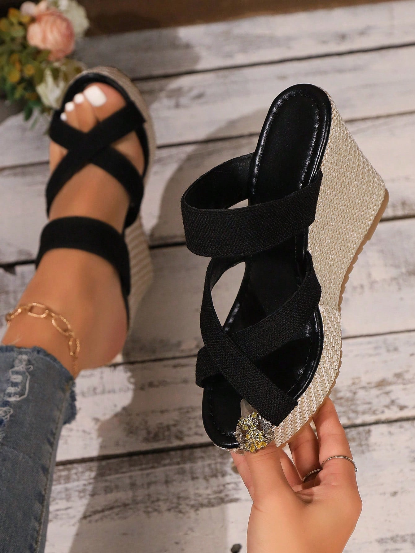 2024 New Arrival Suede Thick Platform Wedge Casual Women's Slippers, Easy Slip-On Design