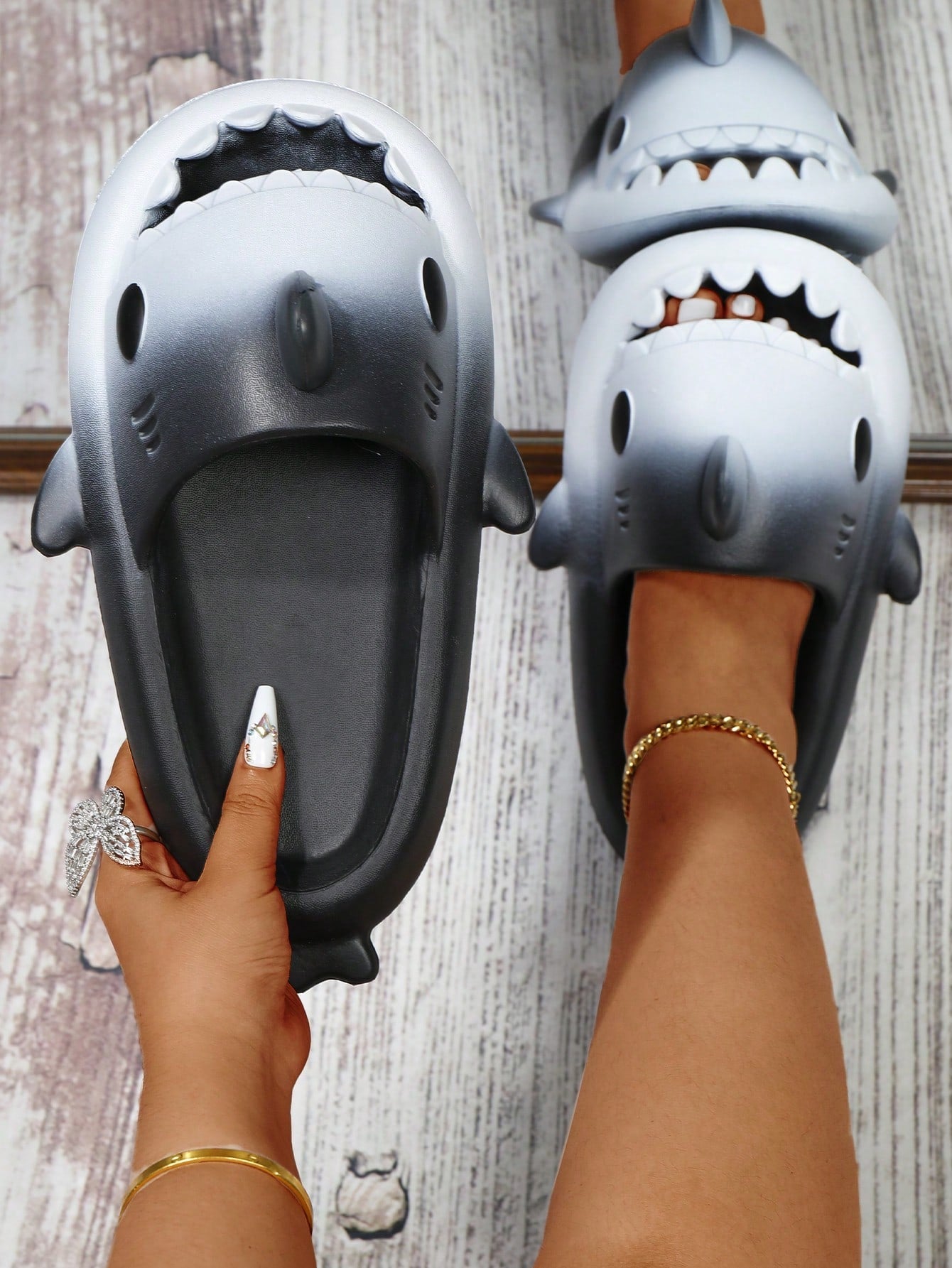 Shark Shaped Fun Flip Flops, Thick Soled Slippers With Open Toe, Couple Slipper, Non-Slip Soft Bottom Beach Slippers