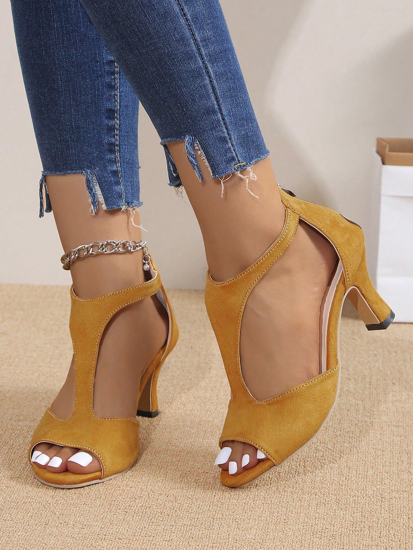 Fashionable Lady's Versatile Suede High Heels, New Fish-Mouthed Chunky Heels Sandals For Women In Spring And Summer