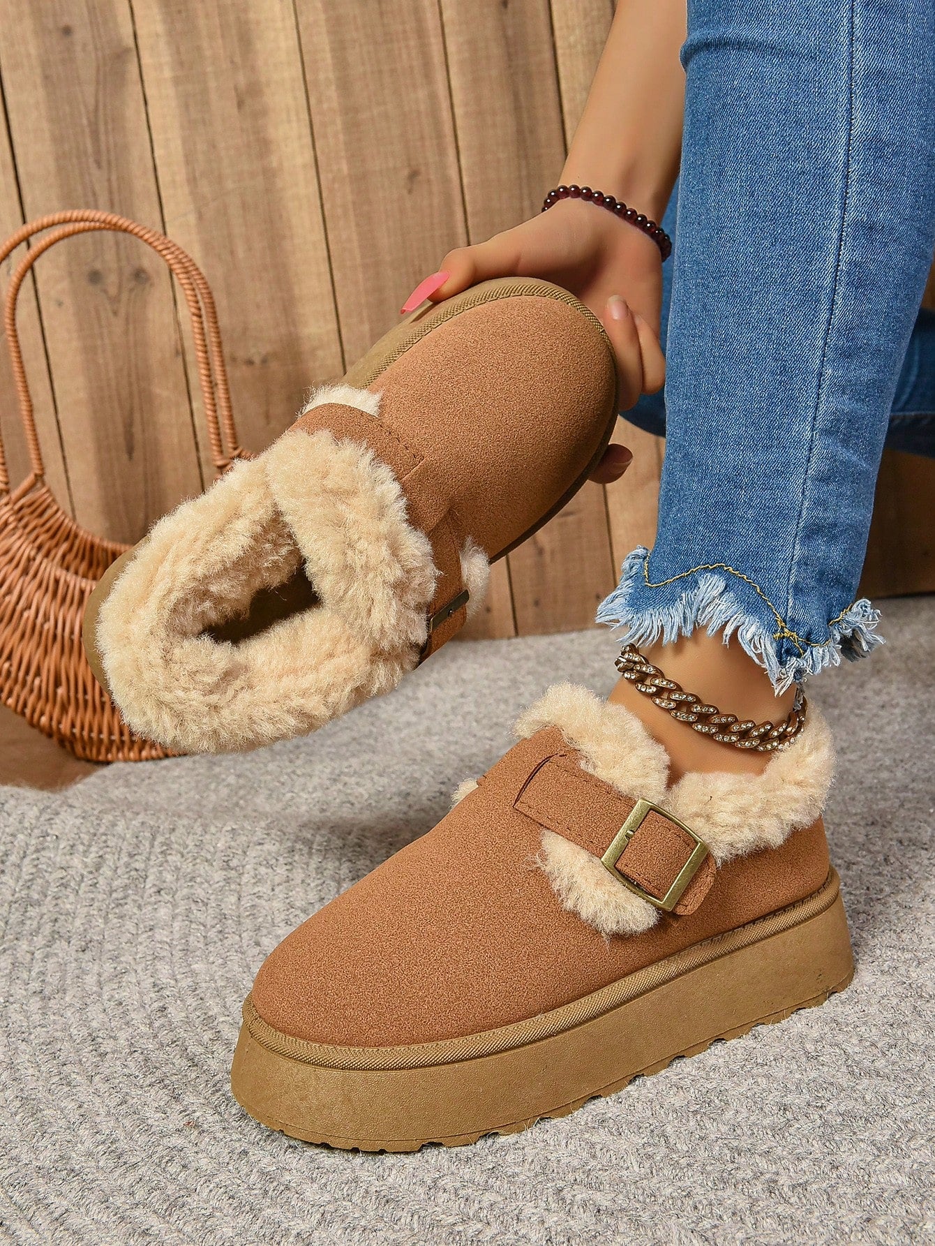 Winter Thickened Fur Snow Boots, Women's Fashionable And Versatile Thick-Soled Slip-On Warm Short Boots