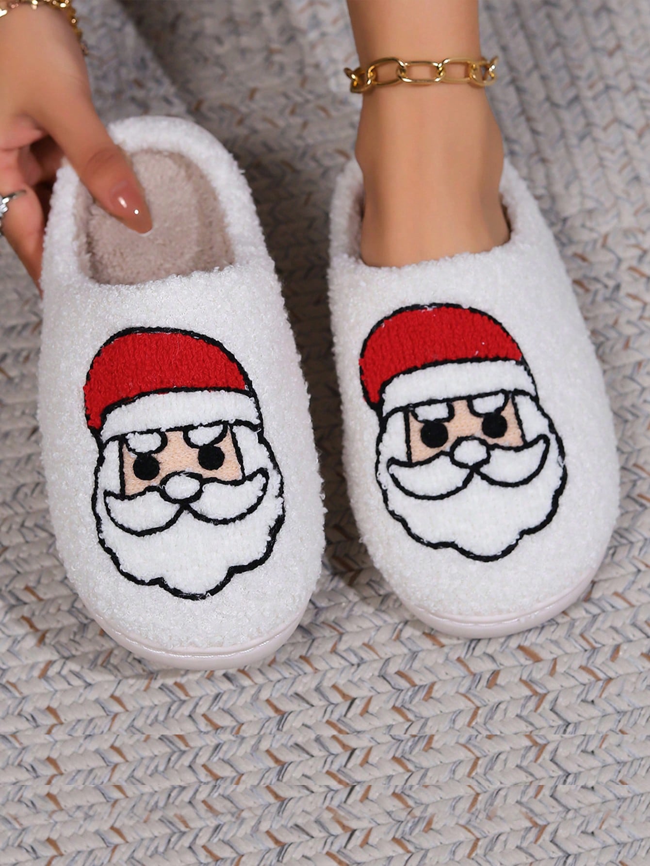 Women's Christmas Themed Warm Couple Slippers, Cartoon Reindeer, Christmas Tree, Santa Claus Pattern Slippers, Comfortable And Warm Autumn And Winter Slippers