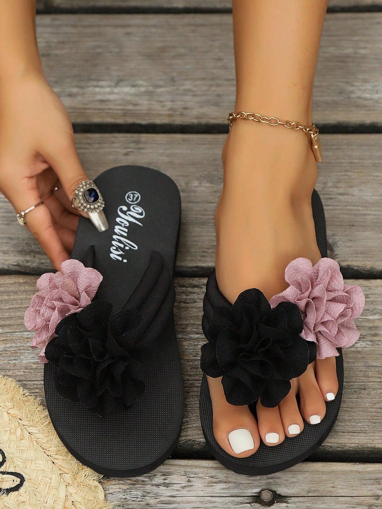 European And American Style Women's Comfortable And Fashionable Flower House Slippers, Casual Lightweight Flip Flops For Beach And Resort