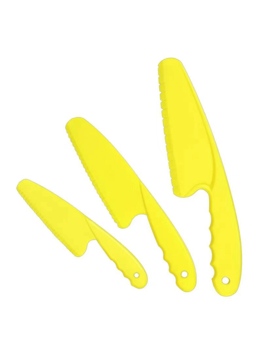 A Three Piece Set Of Cooking And Cutting Cake, Fruit, And Vegetable Knife Sets For Children's Home Games. It Cultivates Children's Hands-On Abilities And Is Convenient, Lightweight, And Suitable For Parties, Family Gatherings, And Other Occasions(Random M