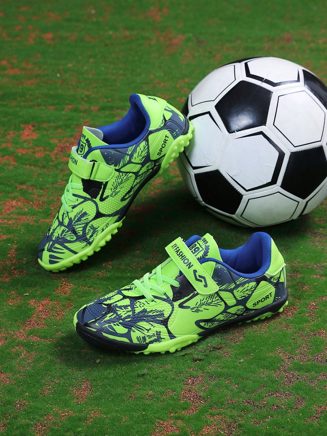 Kids' Football Shoes With Moulded Studs, Unisex Anti-Slip Training Shoes, Hook And Loop Fasteners