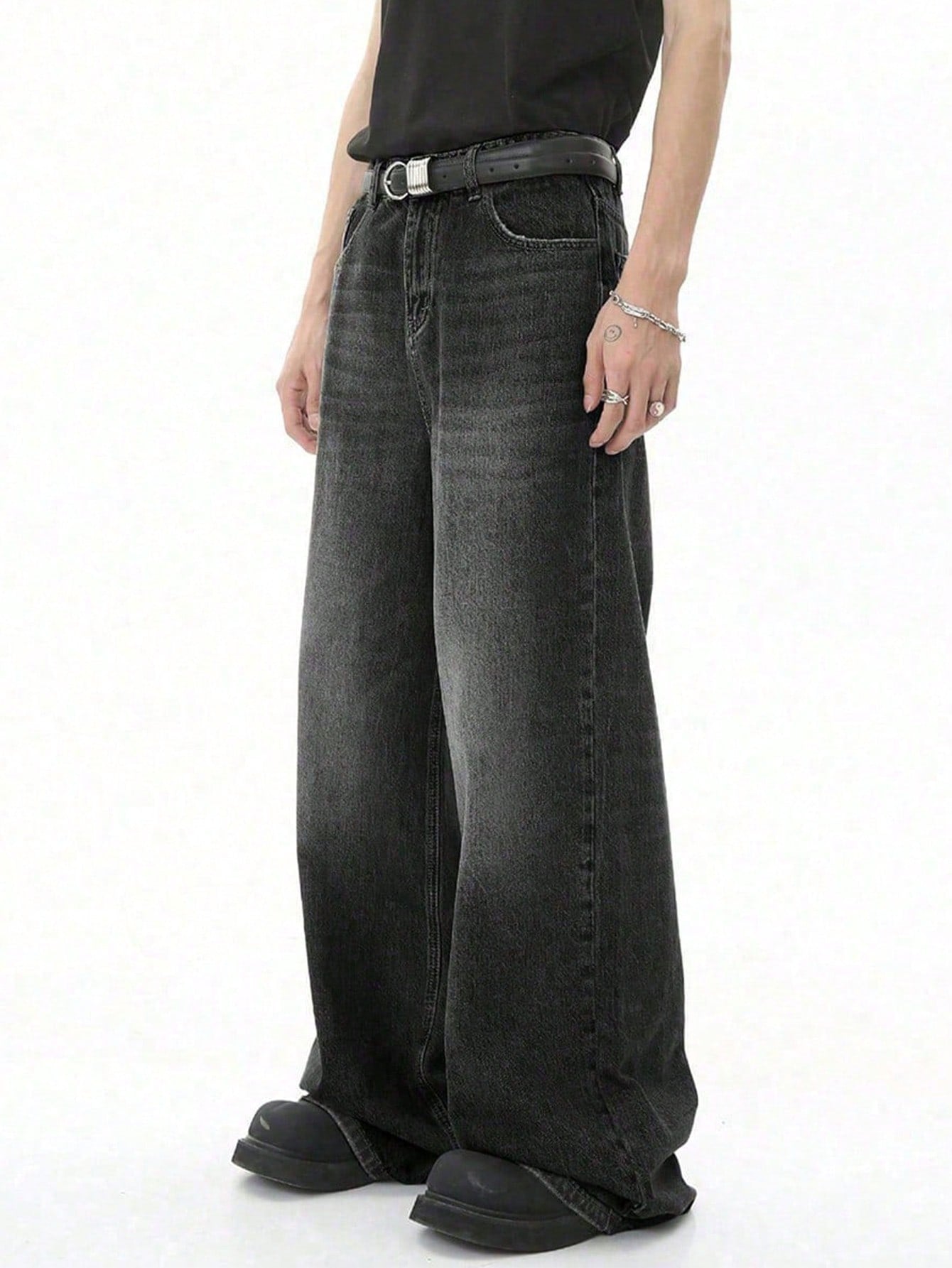 Men Slant Pocket Straight Leg Jeans Without Belt