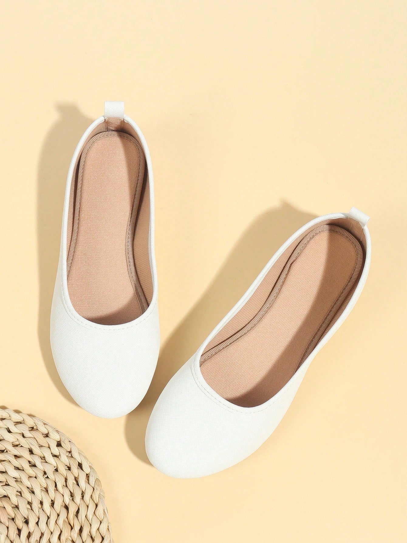 Fashionable And Comfortable Women's Flat Shoes