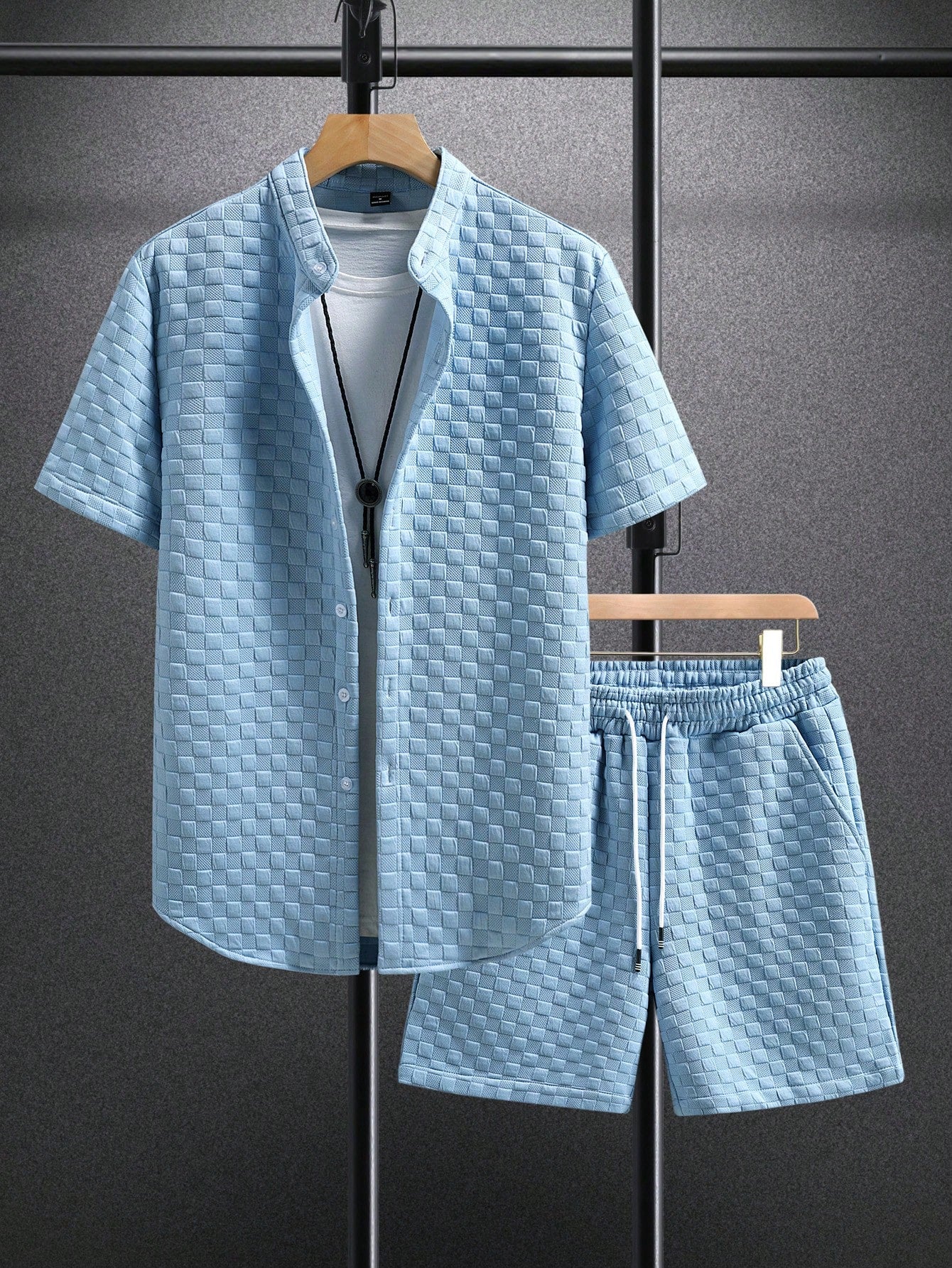 Men's Solid Color Textured Short Sleeve Shirt And Shorts Set For Spring And Summer