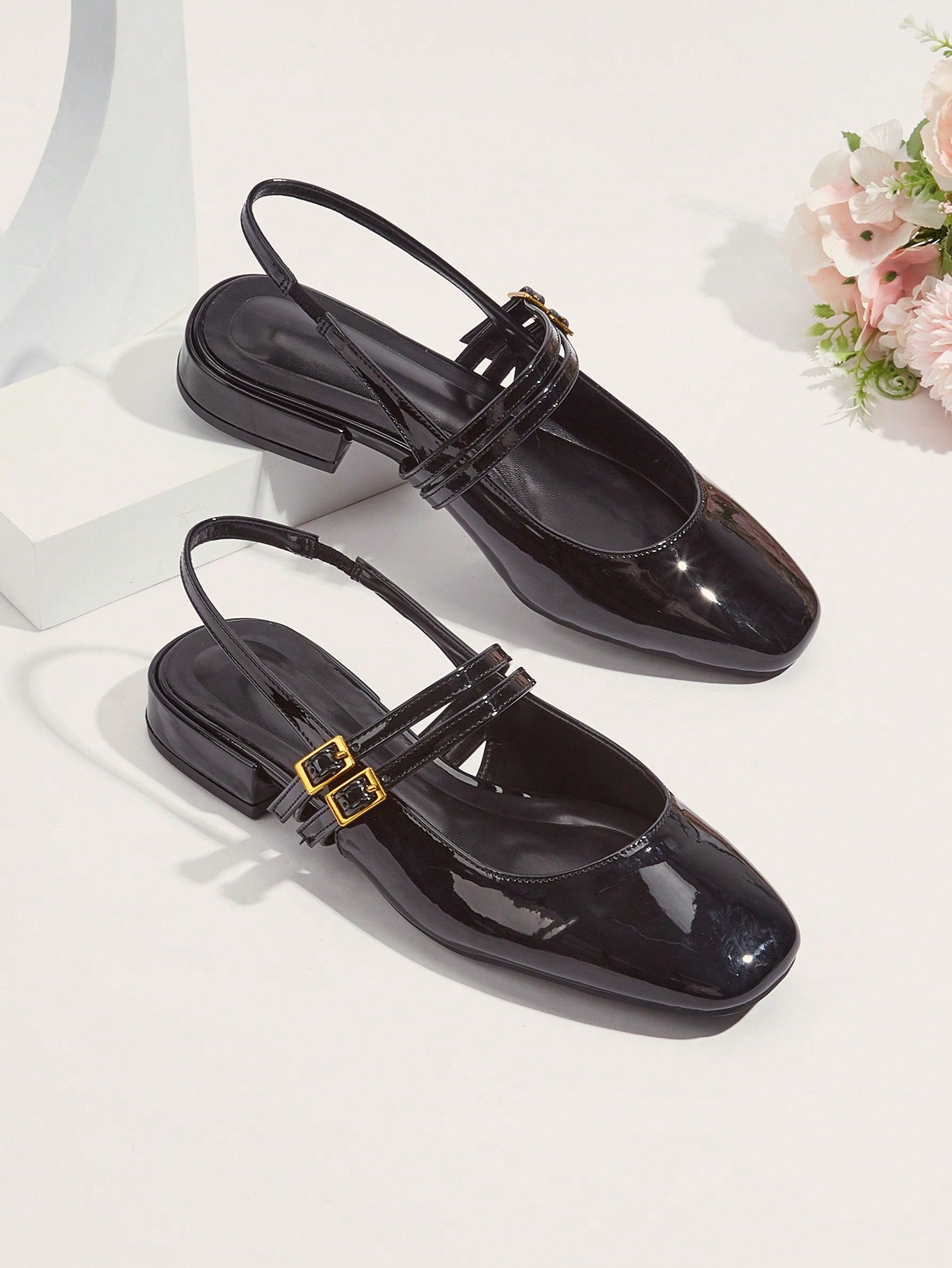 Casual Holiday Style Red Round Toe Buckle Strap Flat Shoes