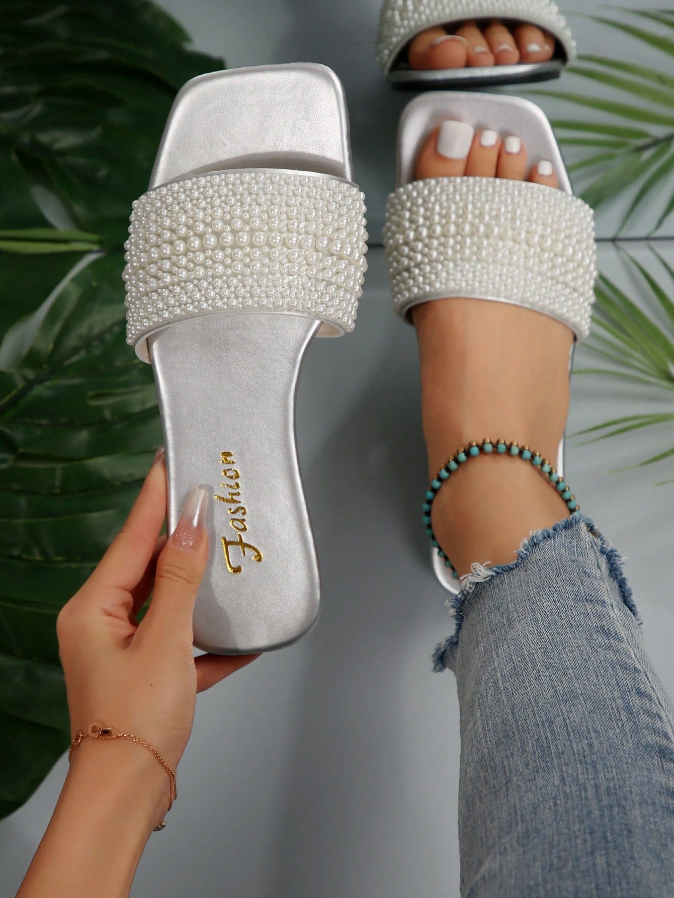 Women Pearl Decor Flat Sandals, Four Size Options Of Gradient Pearls, Luxurious Summer Casual Fashionable Anti-Slip Slippers