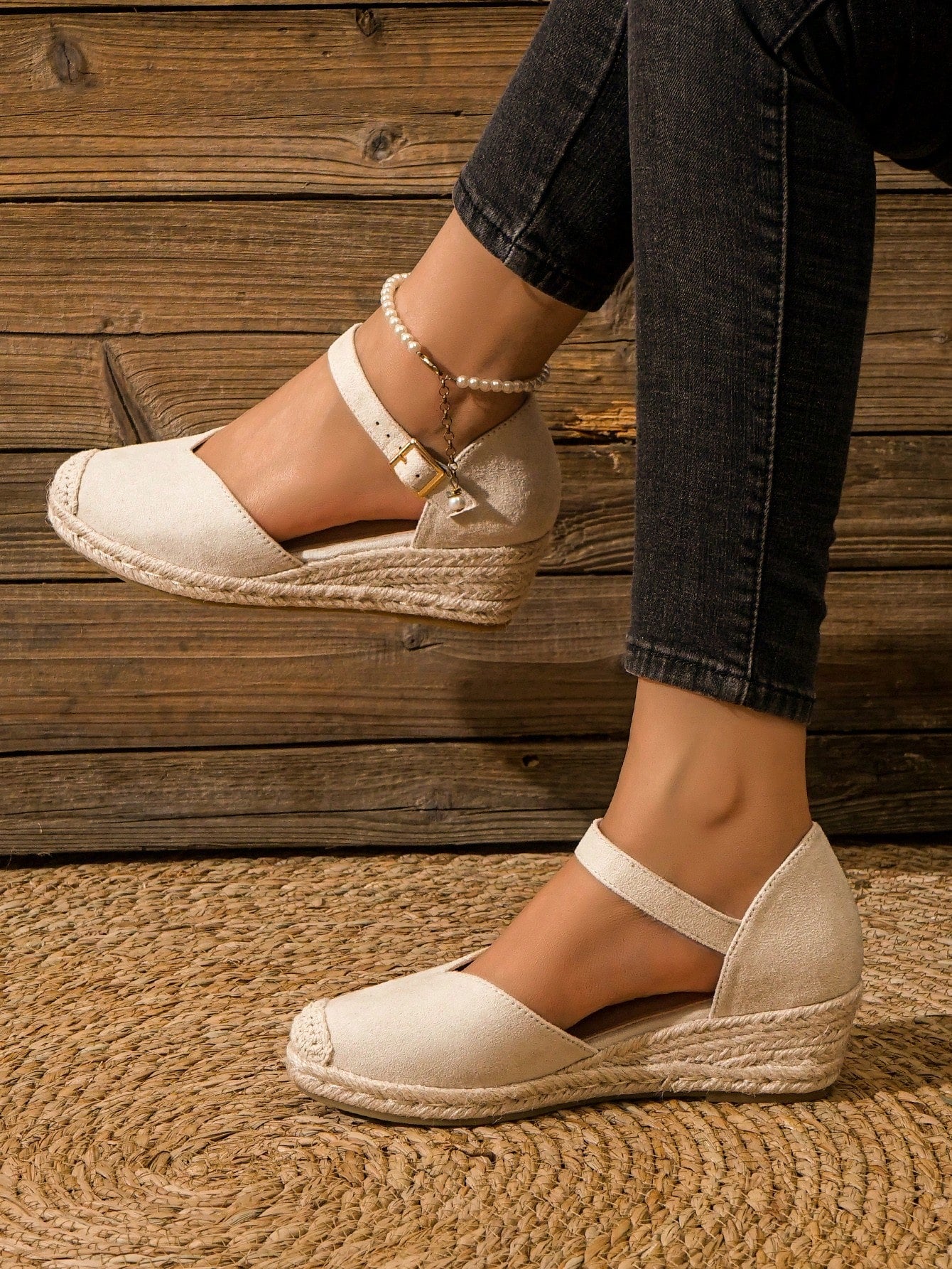 Fashionable Women's Shoes With Hook Head, Crossed Ankle Straps, Espadrille Wedge Heels And Rubber Sole