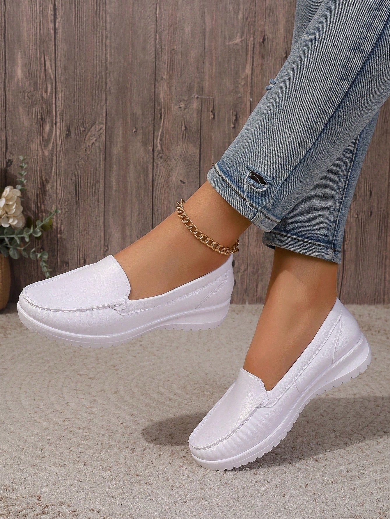 Women's White Anti-Skid Low-Cut Shoes For Daily Wear