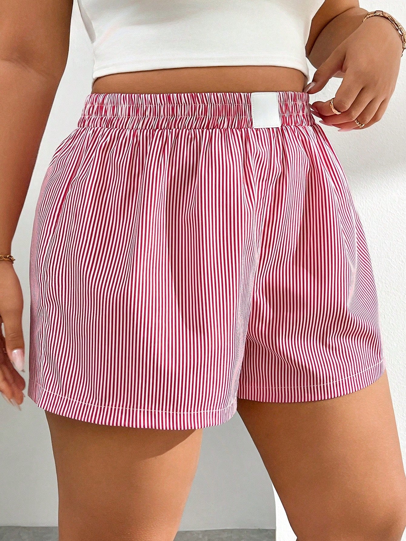 Plus Size Women's Loose Check Pattern Elastic Waistband Shorts