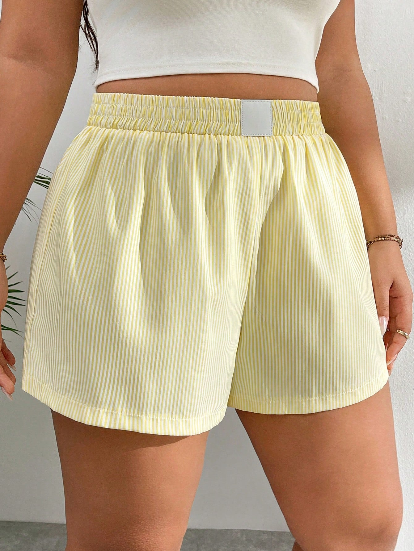 Plus Size Women's Loose Check Pattern Elastic Waistband Shorts