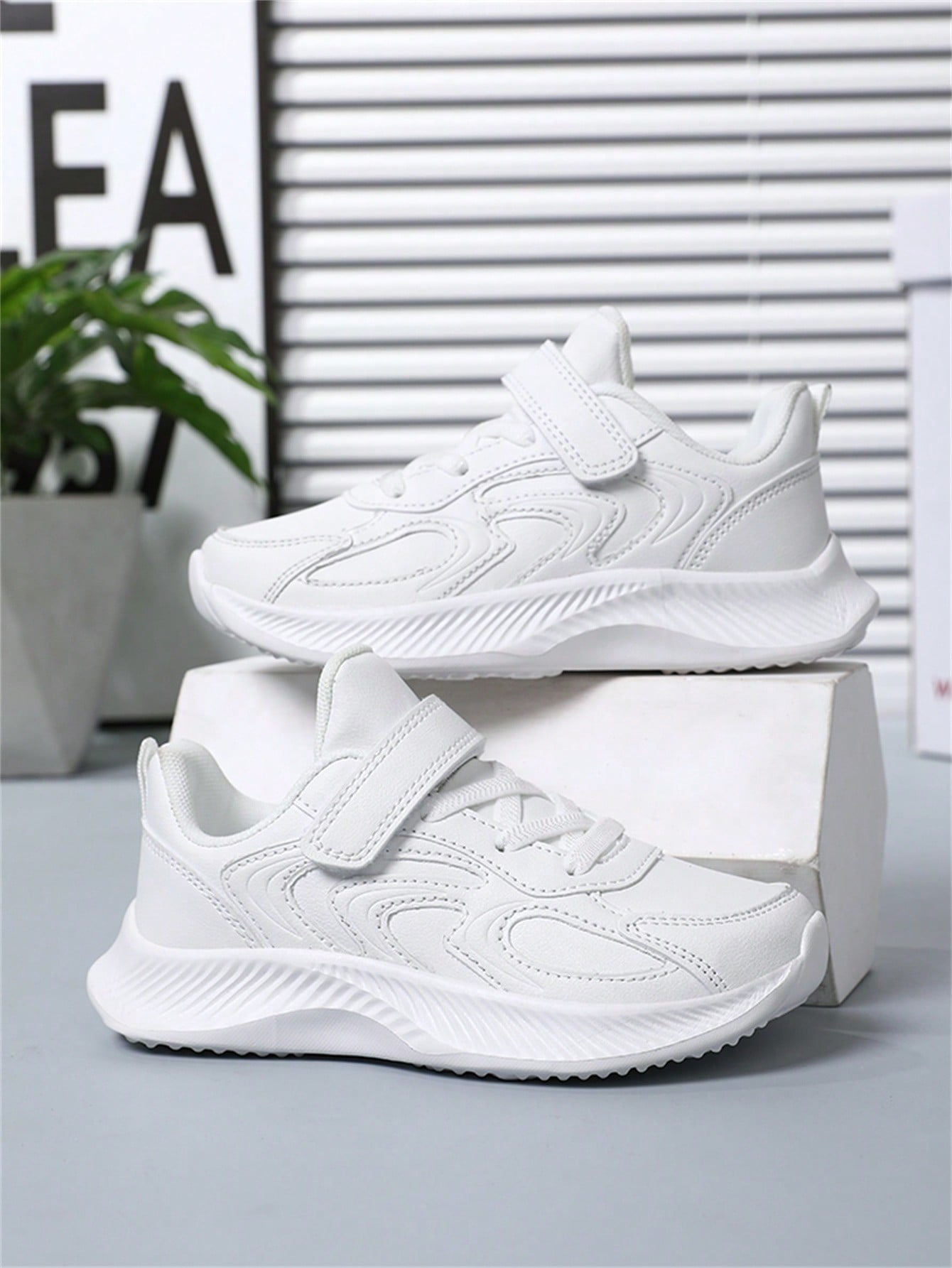 1pair Children's Running Shoes, Four Seasons, Summer, Daily Wear, White, Boys' And Girls', Student Shoes