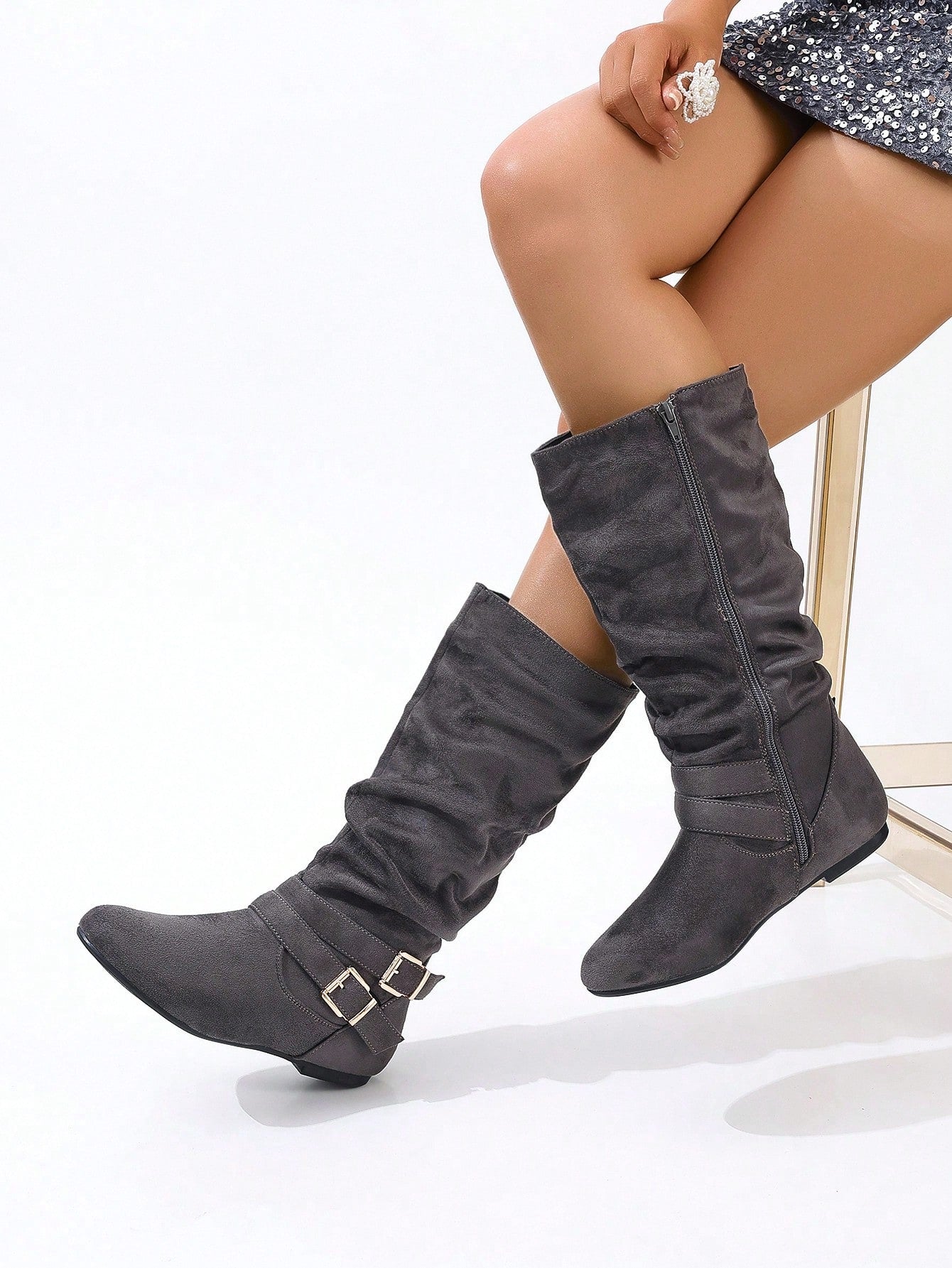 Brown High-Top Flat Heel Women's Knee-High Boots With Side Zipper And Gold Buckle, Ideal For Autumn And Winter Casual Wear