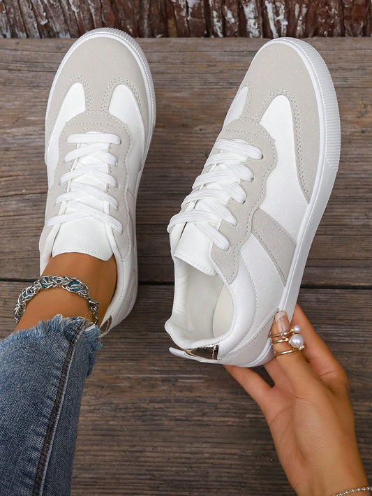 New Spring/Autumn Women's White Casual Sports Shoes, Suede-Like Classic Lace-Up Flat Comfortable Large Size Sneakers