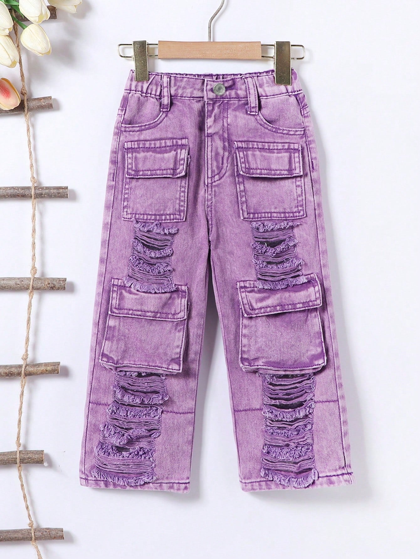 Young Girl Vintage Street-Style Ripped Light Blue Washed Straight Leg Jeans With Multiple Pockets, Casual