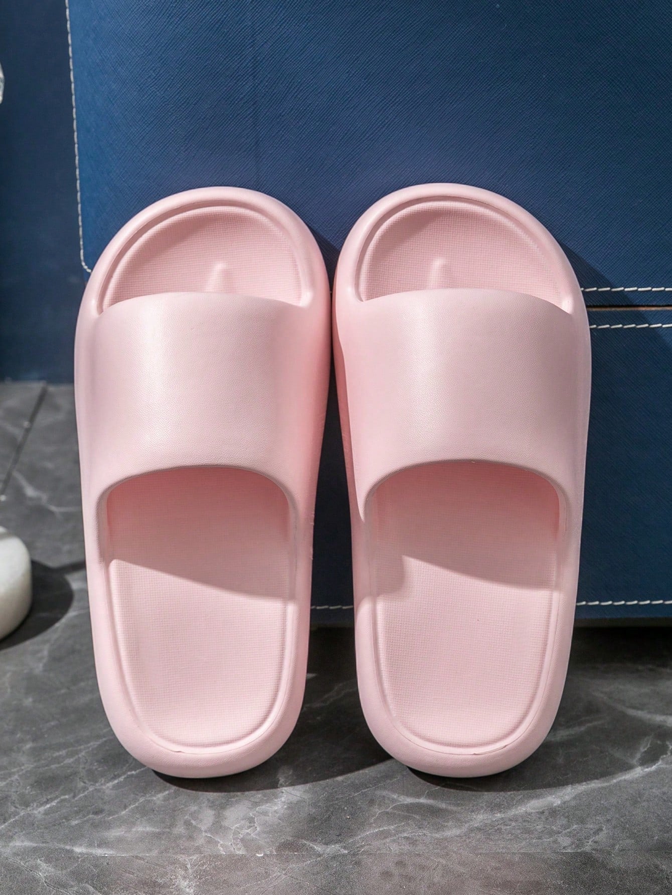 Summer Home With Non-Slip Bedroom Interior And Exterior Bath Bathroom Floor Soft Male And Female Couples Plastic SlippersPink Slippers White Slippers Yellow Slippers Green Slippers Black Slippers Solid Color Slippers Simple Slippers  Slides Slippers Flip-