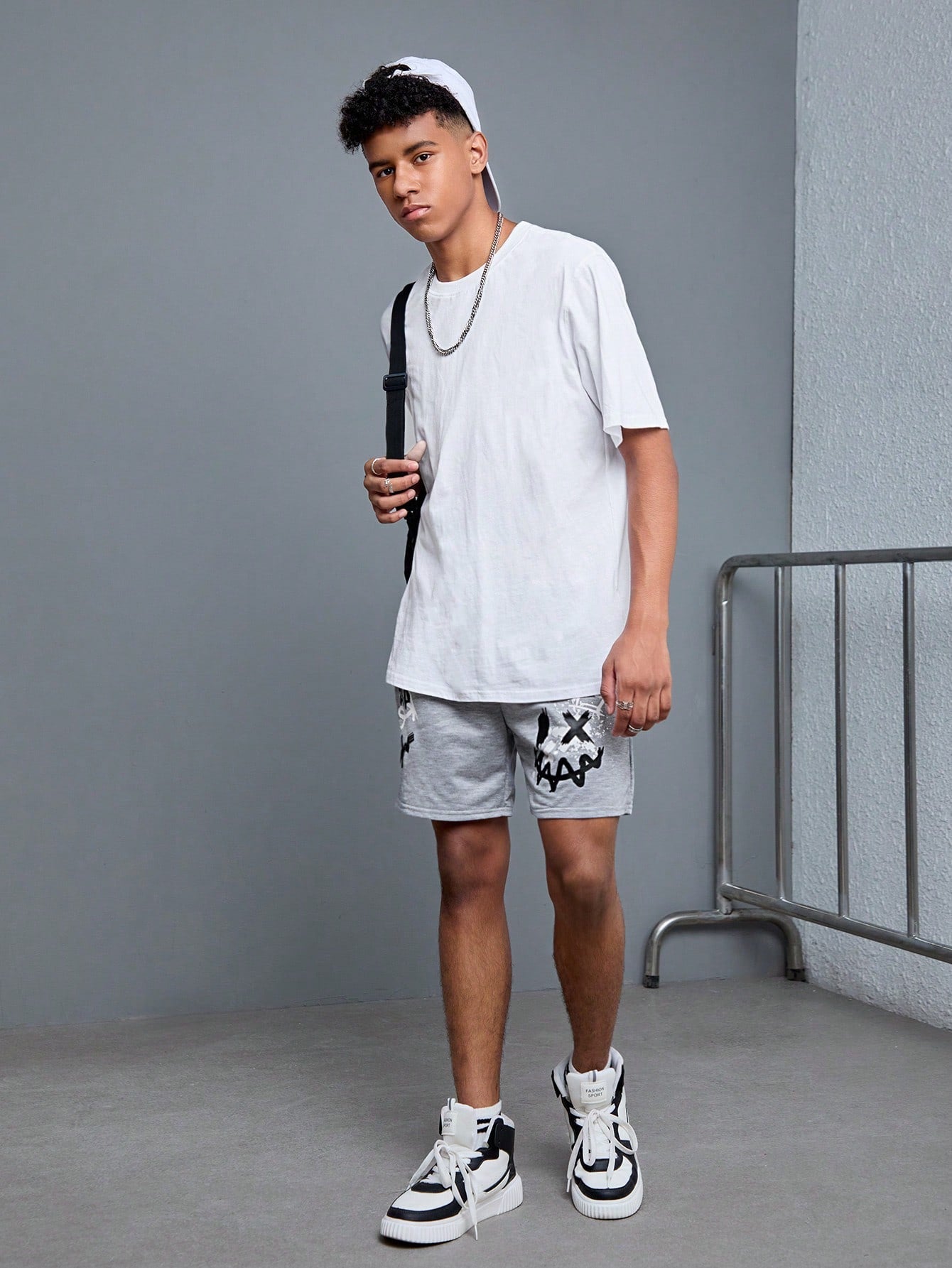 Teen Boy Casual Loose Graffiti Pattern Shorts, Summer