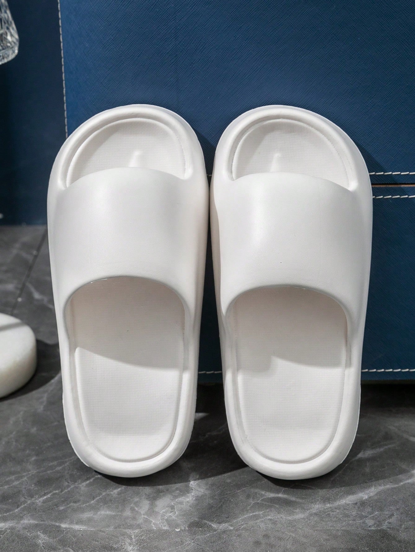 Summer Home With Non-Slip Bedroom Interior And Exterior Bath Bathroom Floor Soft Male And Female Couples Plastic SlippersPink Slippers White Slippers Yellow Slippers Green Slippers Black Slippers Solid Color Slippers Simple Slippers  Slides Slippers Flip-