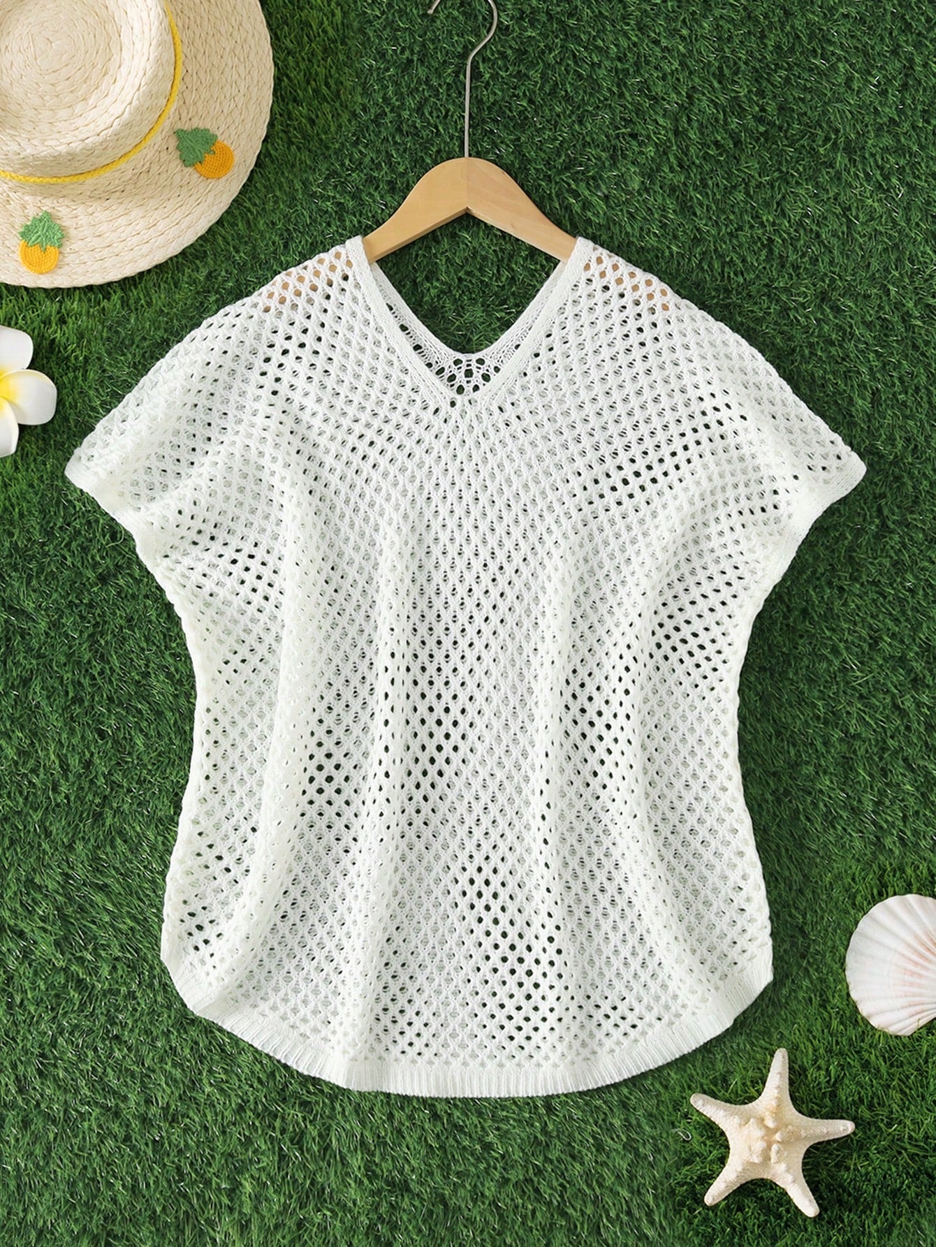 New Summer Arrival For Tween Girls: Hollow Out Geometric Pattern Knitted Cover Up. This Cover Up Combines Fashion And Personality Perfectly. The Simple And Modern Design Of Hollow Out Geometric Patterns Shows The Fashion Taste Of Young Girls, Giving Peopl