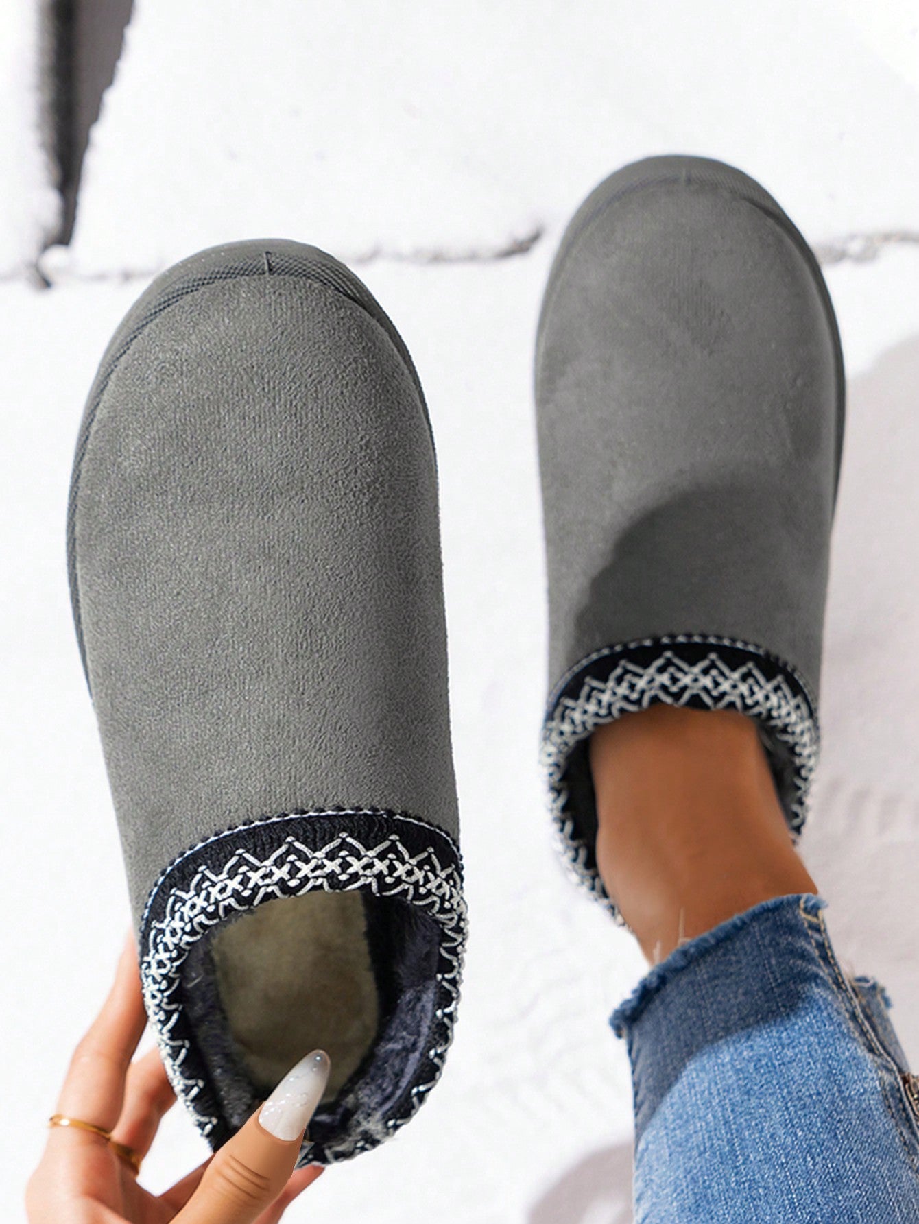 Winter Thickened Fur Snow Boots, Women's Fashionable And Versatile Thick-Soled Slip-On Warm Short Boots