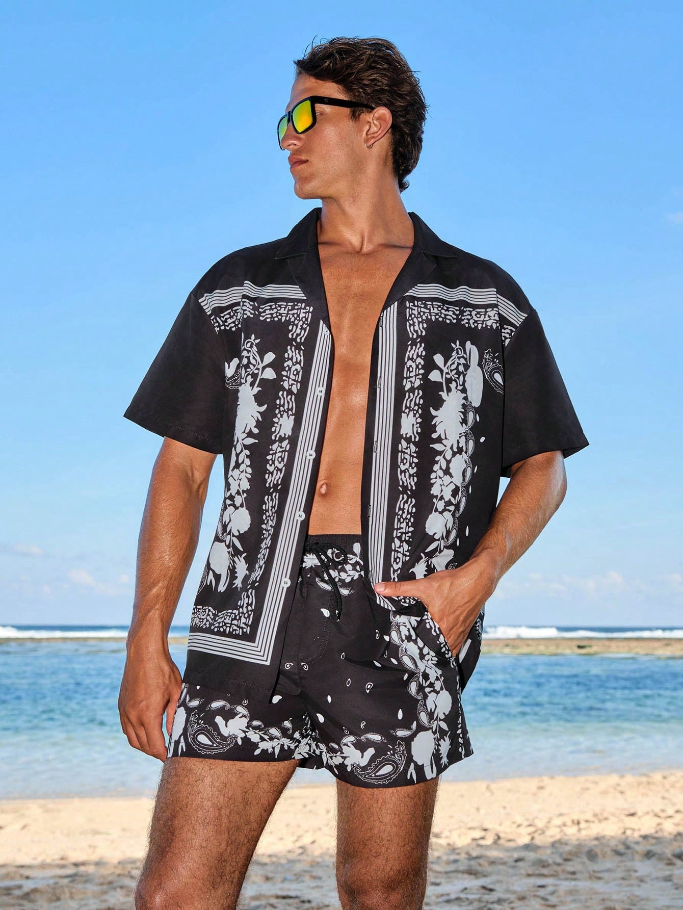 VDAYZ Men's Random Print Simple Daily Short Sleeve Shirt & Shorts Beach Set