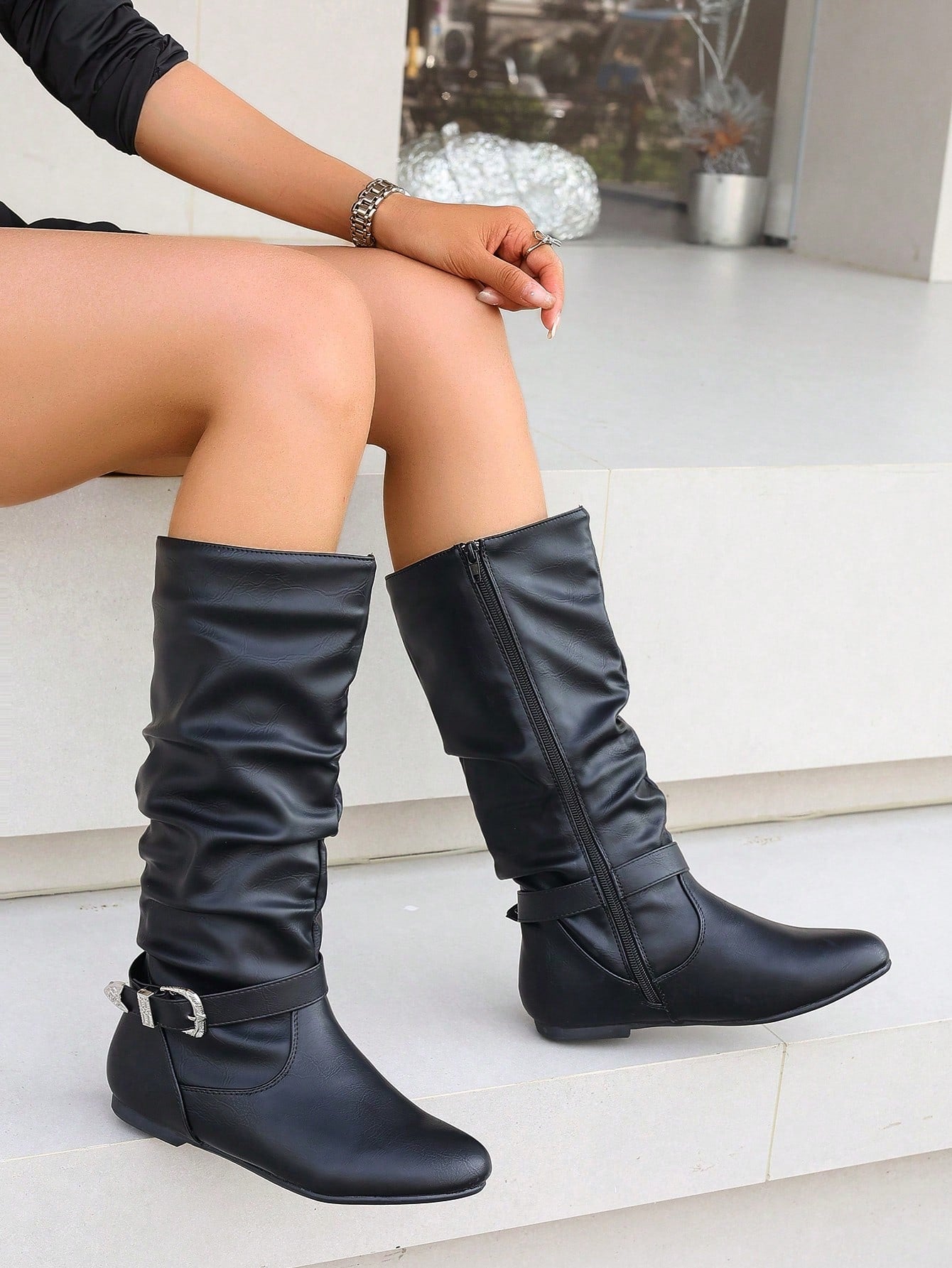 Fashionable Flat Comfortable Woman Boots With Suede, Side Zipper, Wrinkle Design